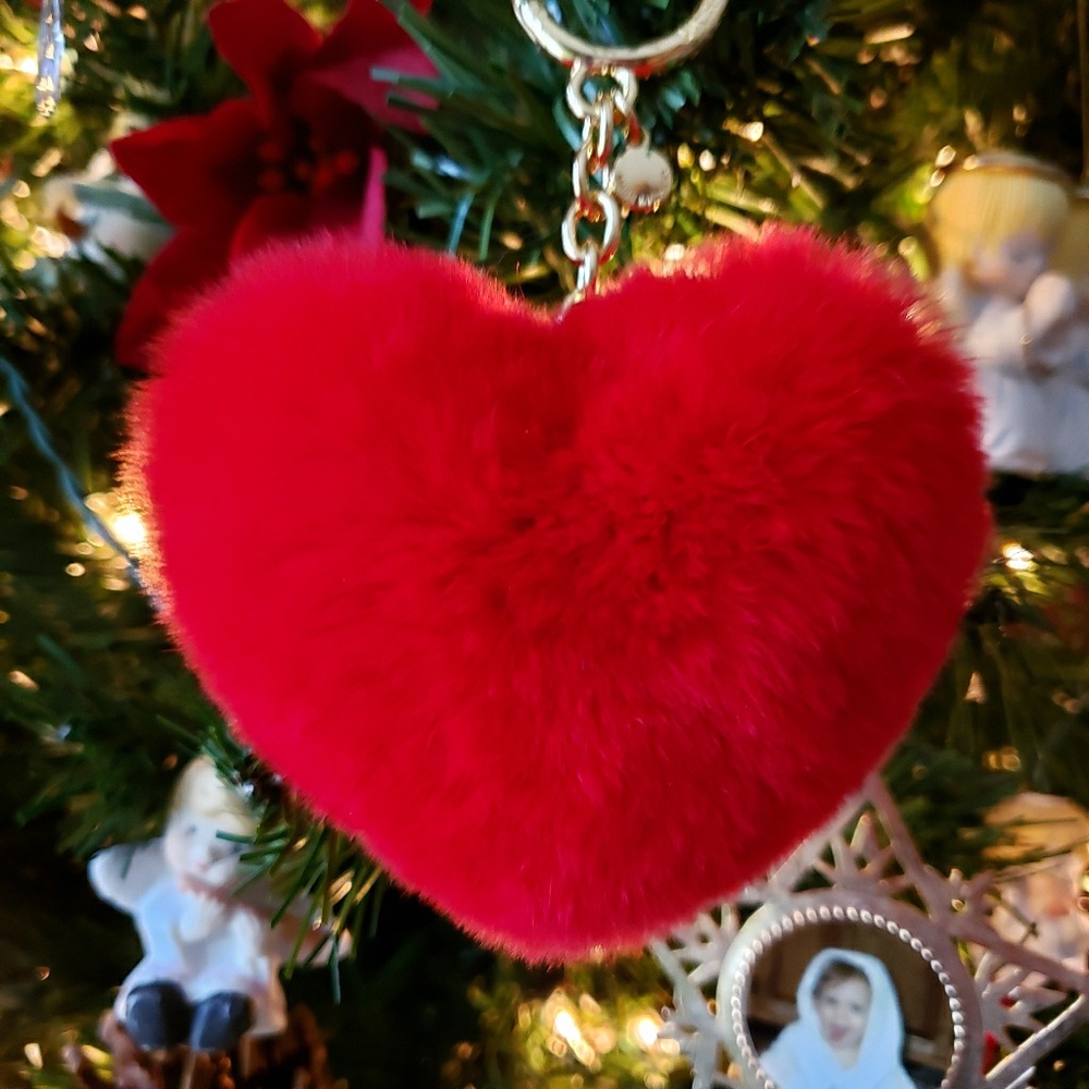 Michael Kors | Heart Pom Pom Key Chain